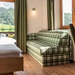 Starchlhof 3*