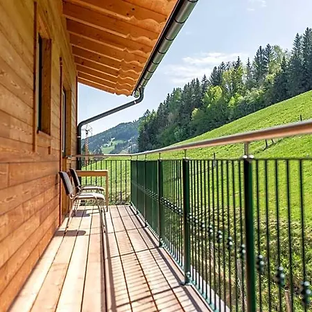 Starchlhof 3*